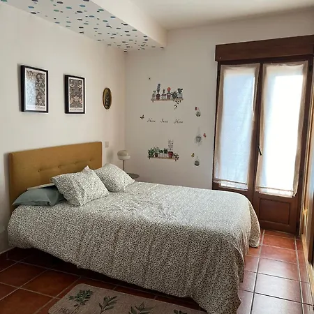 La Casa De Paloma En La Plaza Encanto Historico Daire Riaza