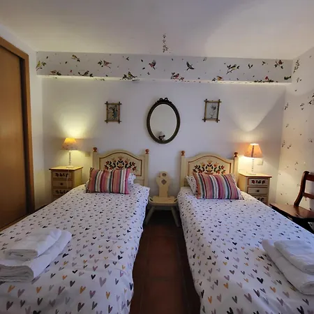 La Casa De Paloma En La Plaza Encanto Historico